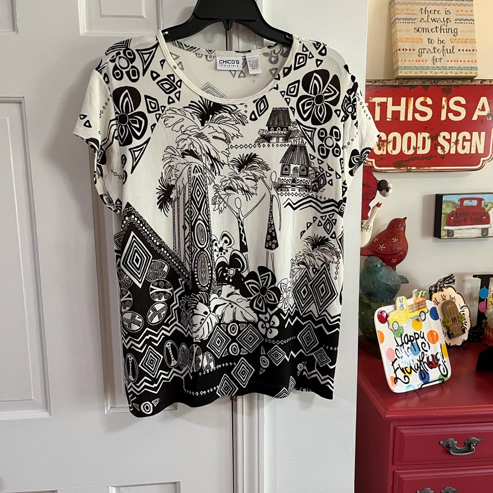 Chicos Size 3 Top Like new condition